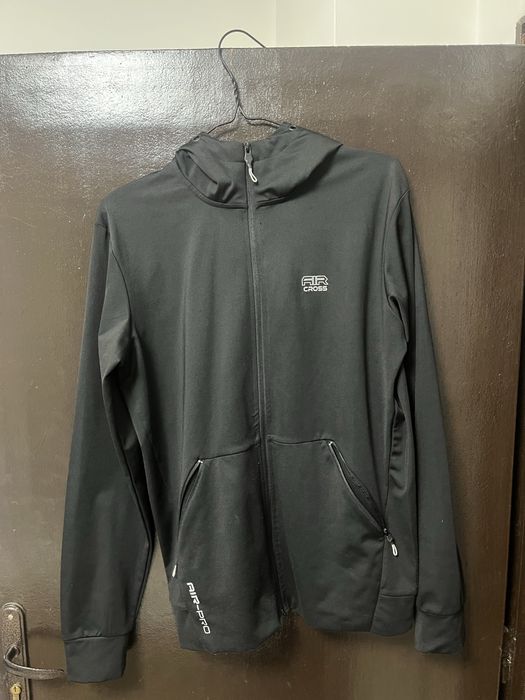 Спортен черен суичър