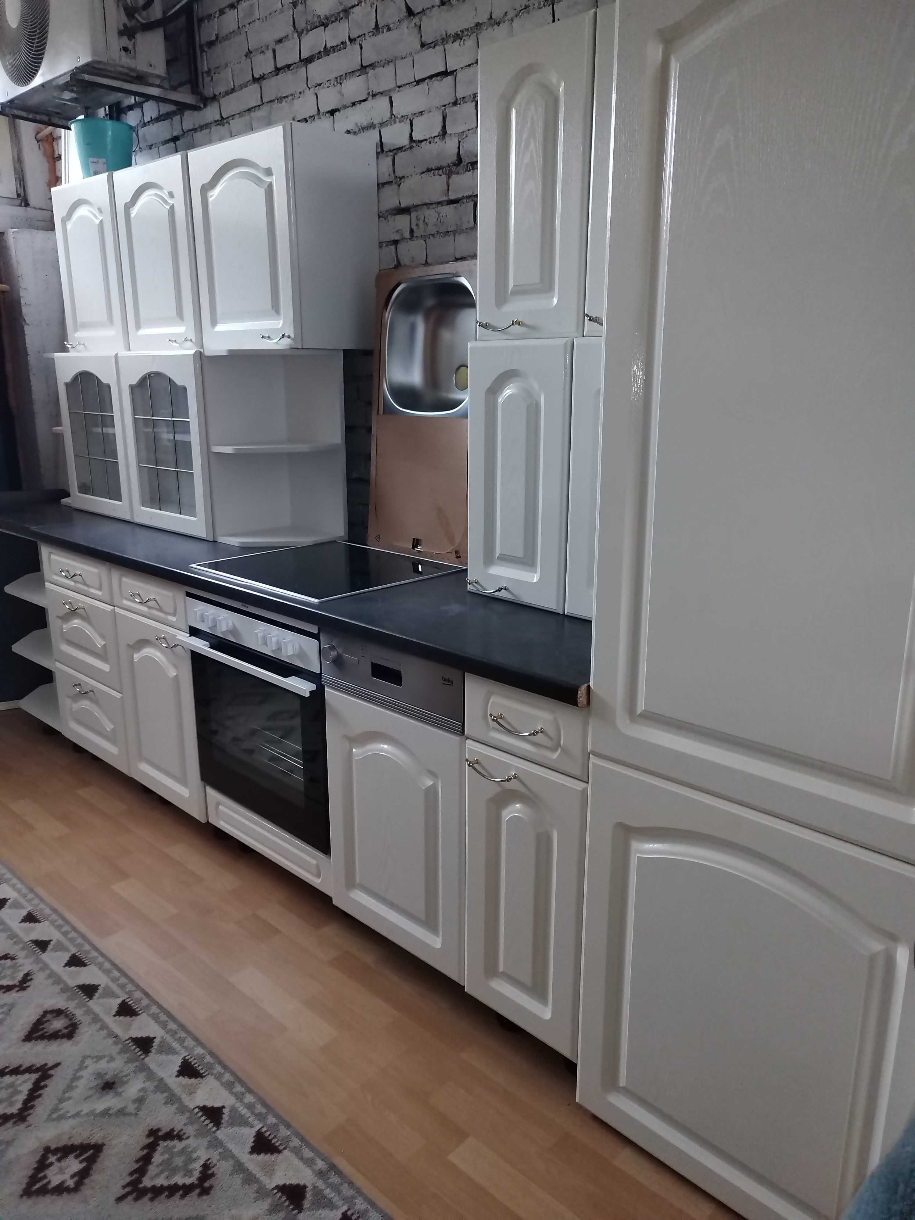 Кухня с електроуреди