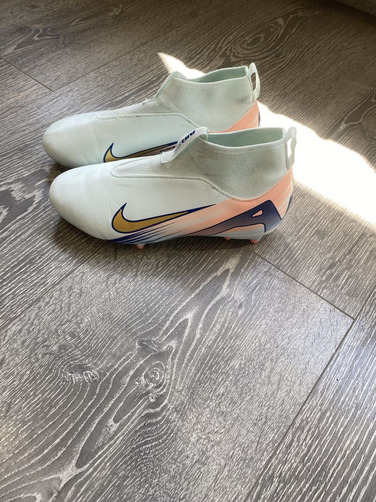 Футболни бутонки Nike