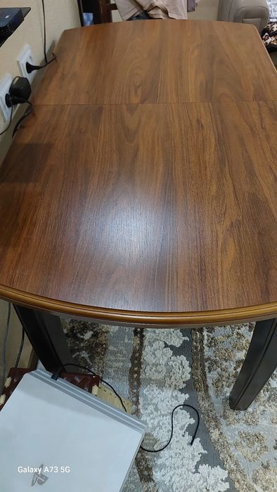 Стол в гостинную