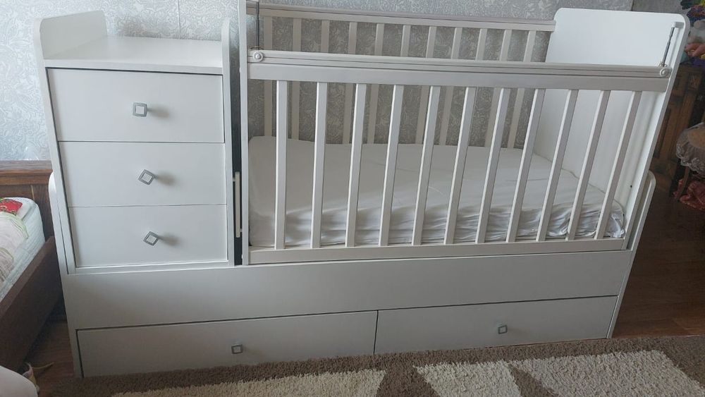 Детская кроватка