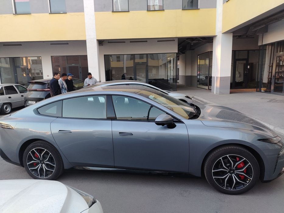 Dongfeng  007  Elektro so'raganlar uchun 530 km zapas xod