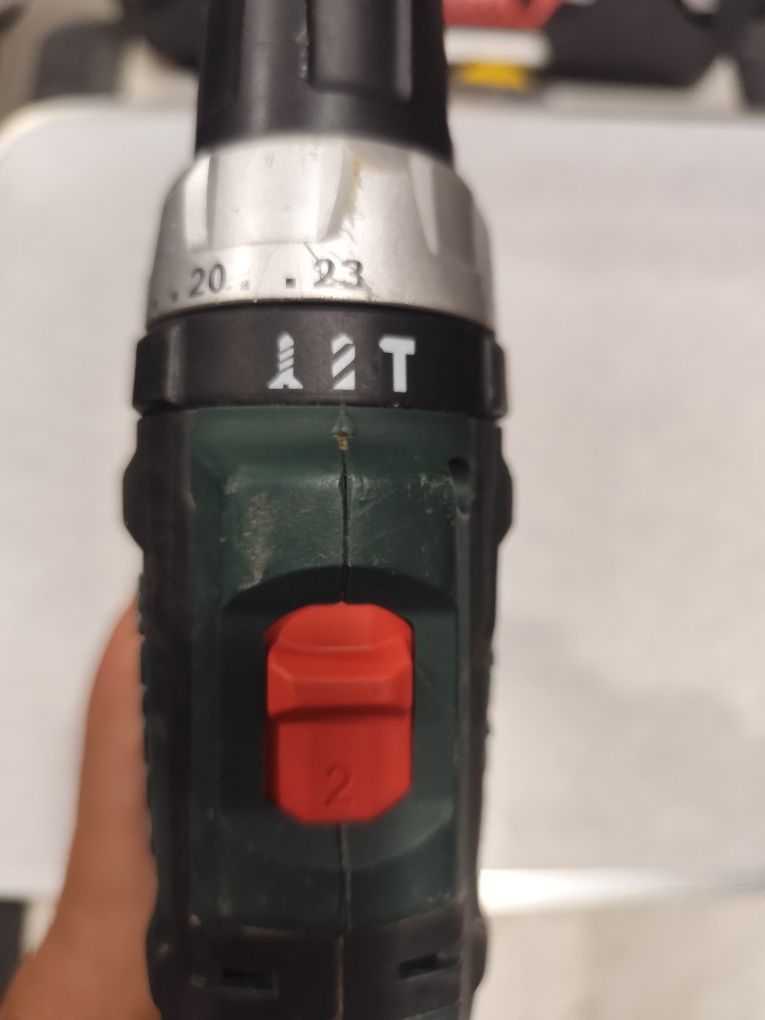 Акумулаторен удърен винтоверт Метабо Metabo SB 18 L