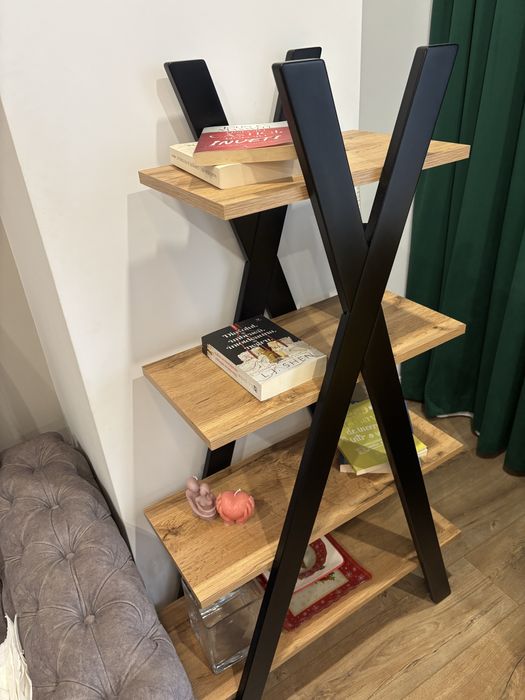 Etajera din metal cu polite din PAL