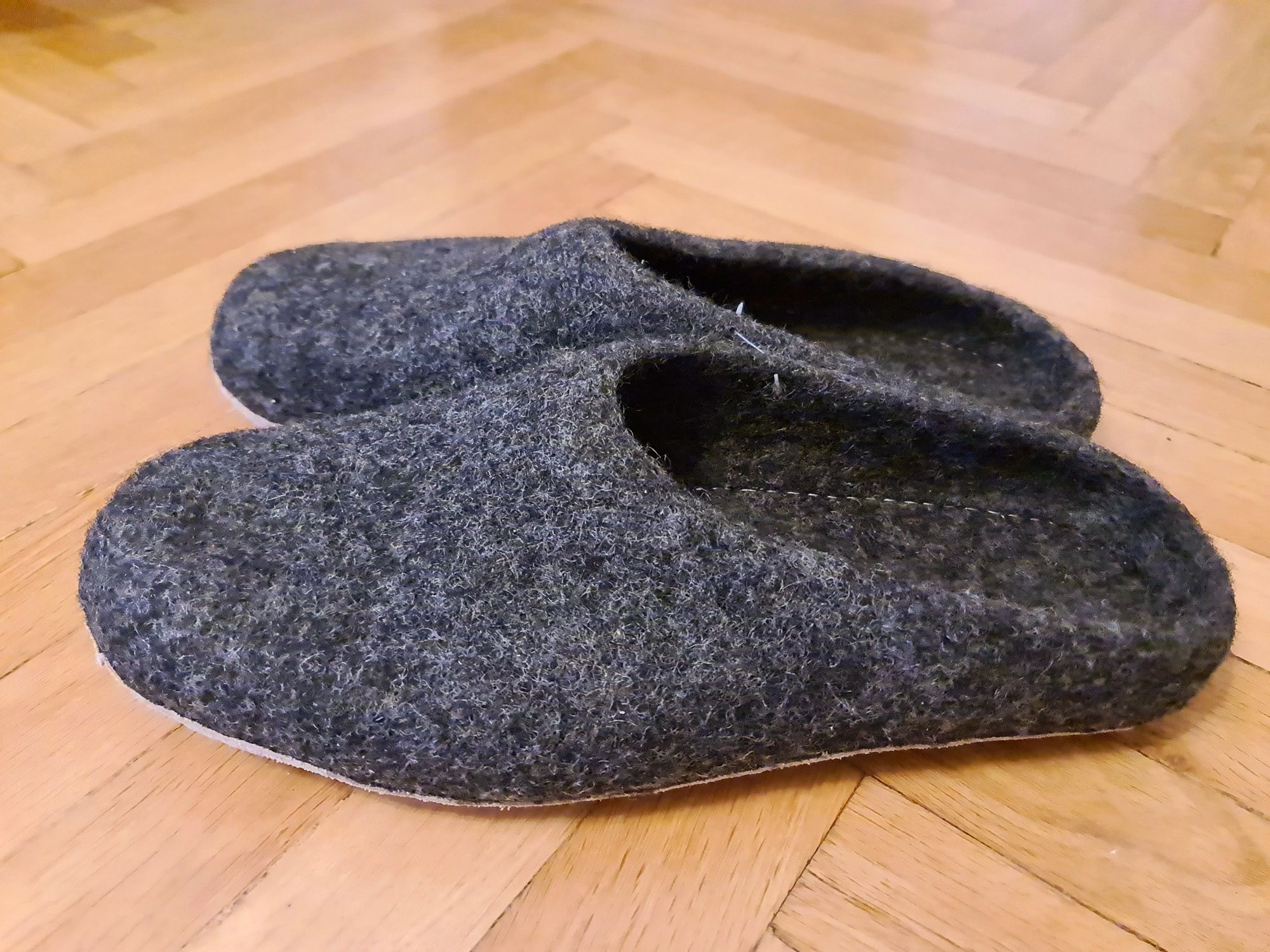 Papuci barbati din lana, handmade