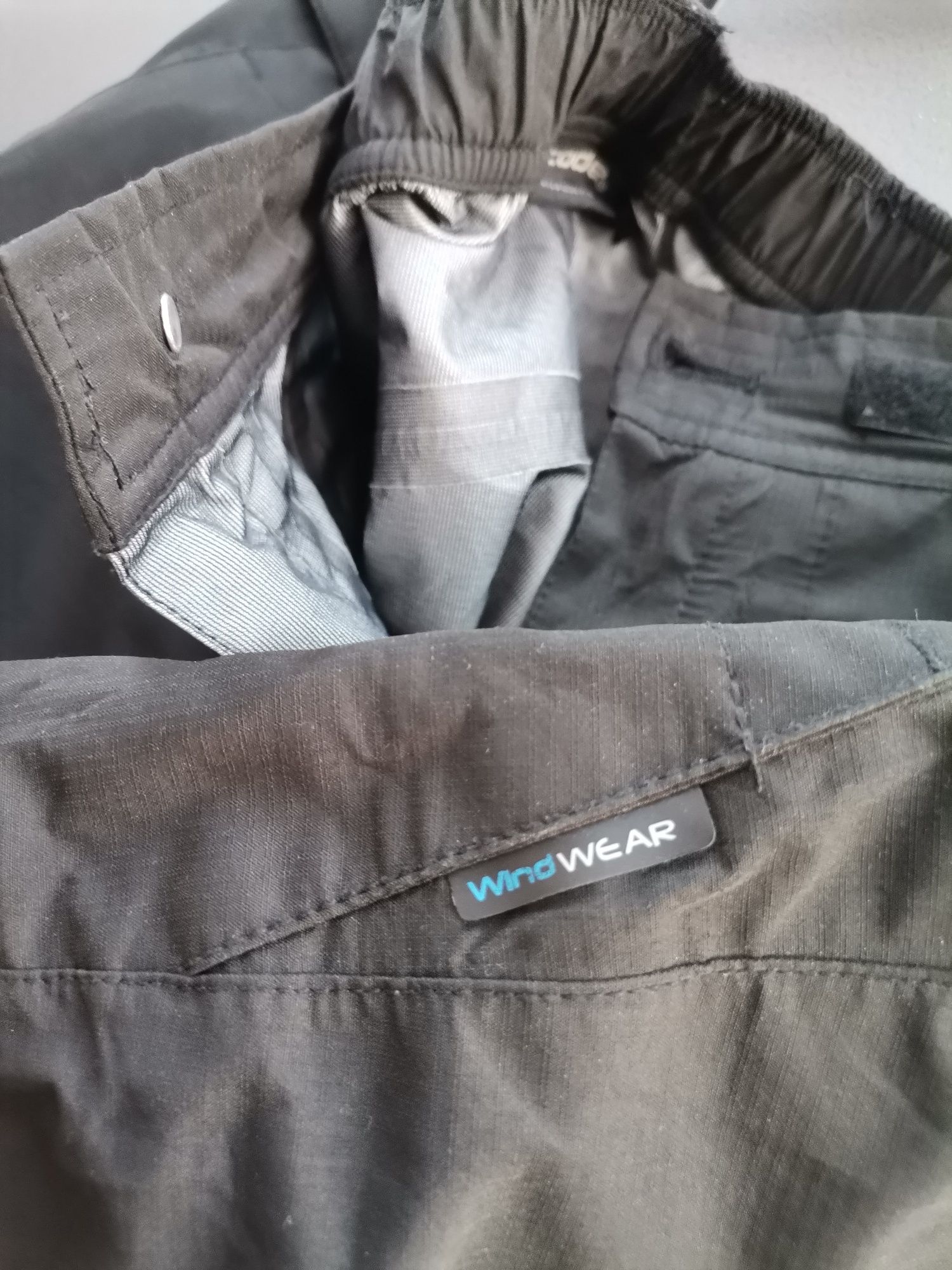 Pantaloni XL marca Acode, windWear ca și noi. Folosiți o singura data.