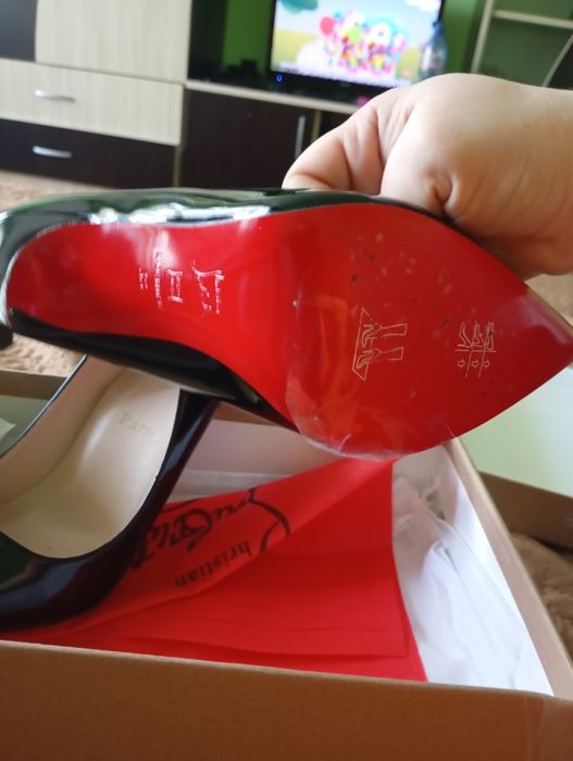 Обувки Chistian Louboutin