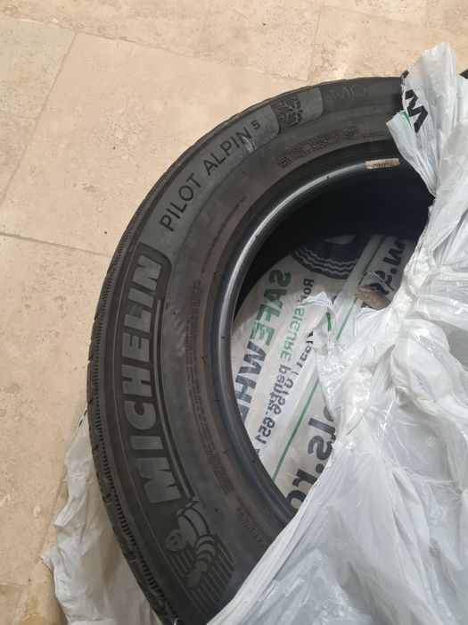 Anvelope de iarna Michelin.