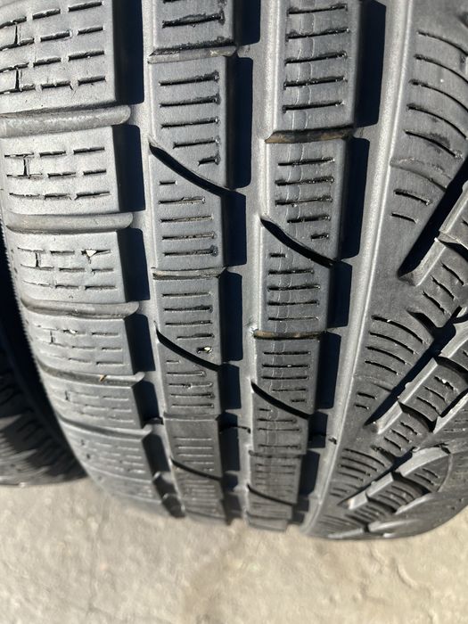 2 бр. зимни гуми 225/50/17 Pirelli DOT 3722 5,5 mm