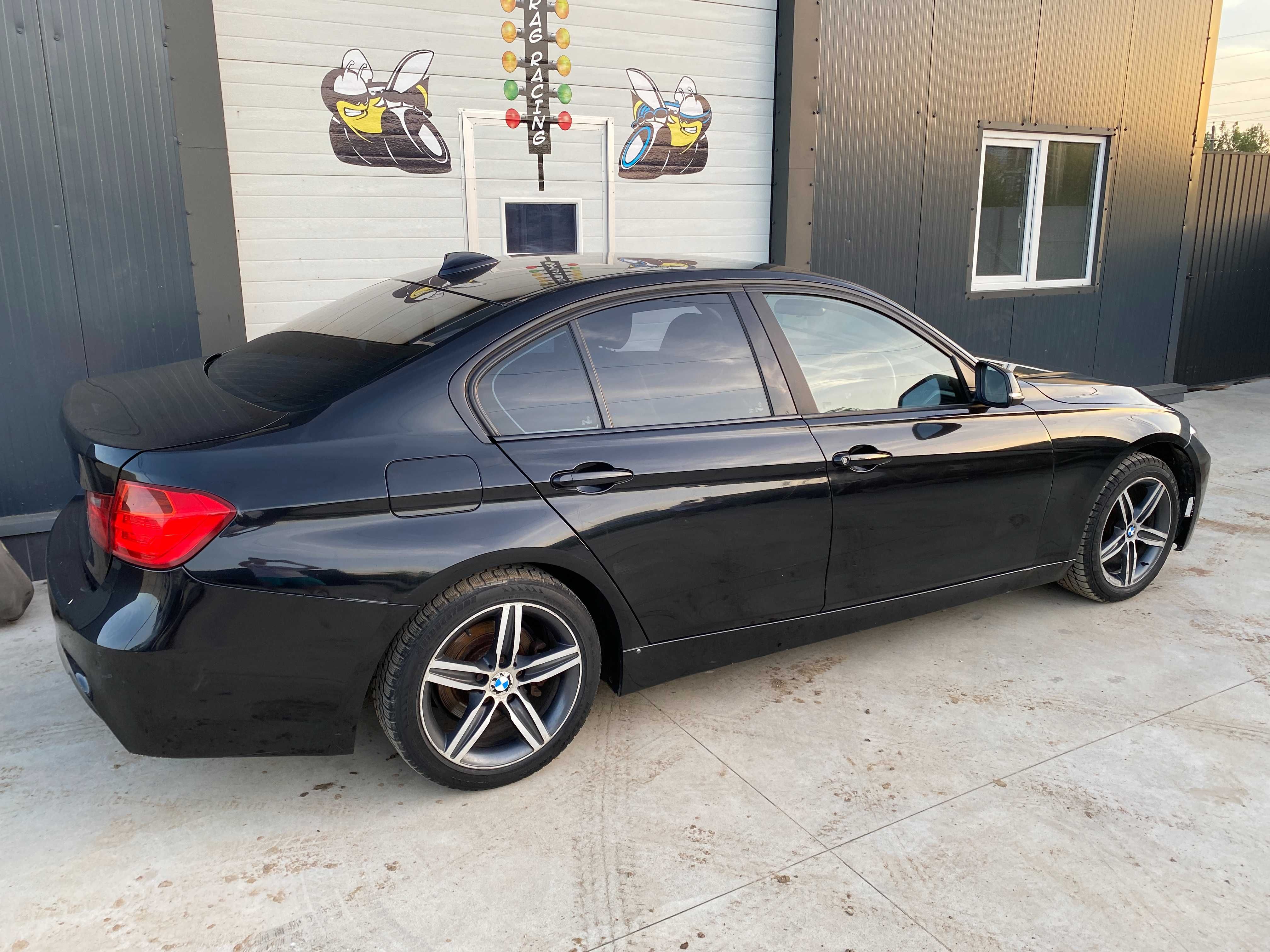 Dezmembrez BMW seria 3 F30 pachet M 320d an 2012 184cp N47N