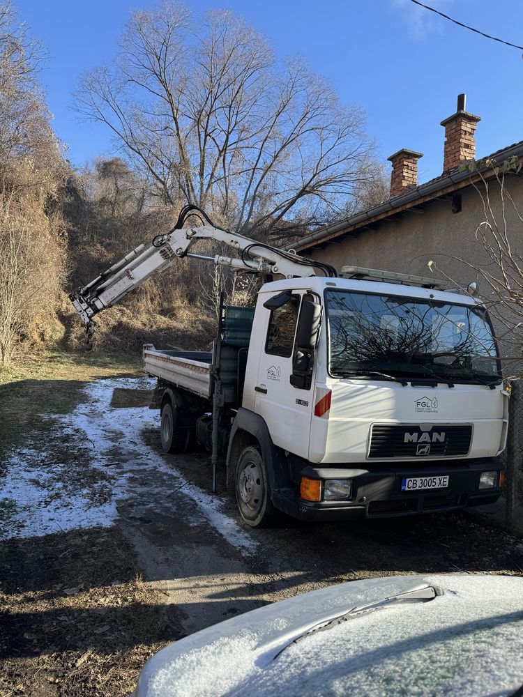 Транспорни услуги с Тристранен Самосвал с кран.