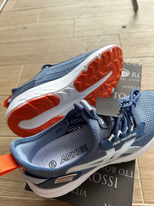 Маратонки 41-42р  оригинал чисто нови