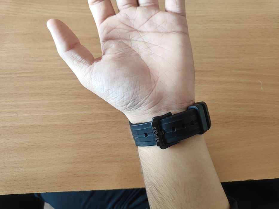 REWARD часы продается