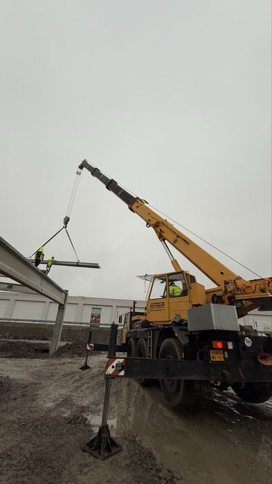 Utilaje de inchiriat Sovat Excavatii Curatire Demolari Piconare Macara