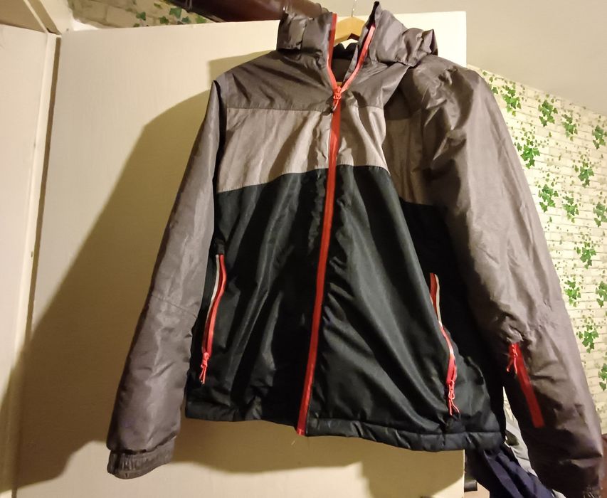 Продавам яке размер 158/164