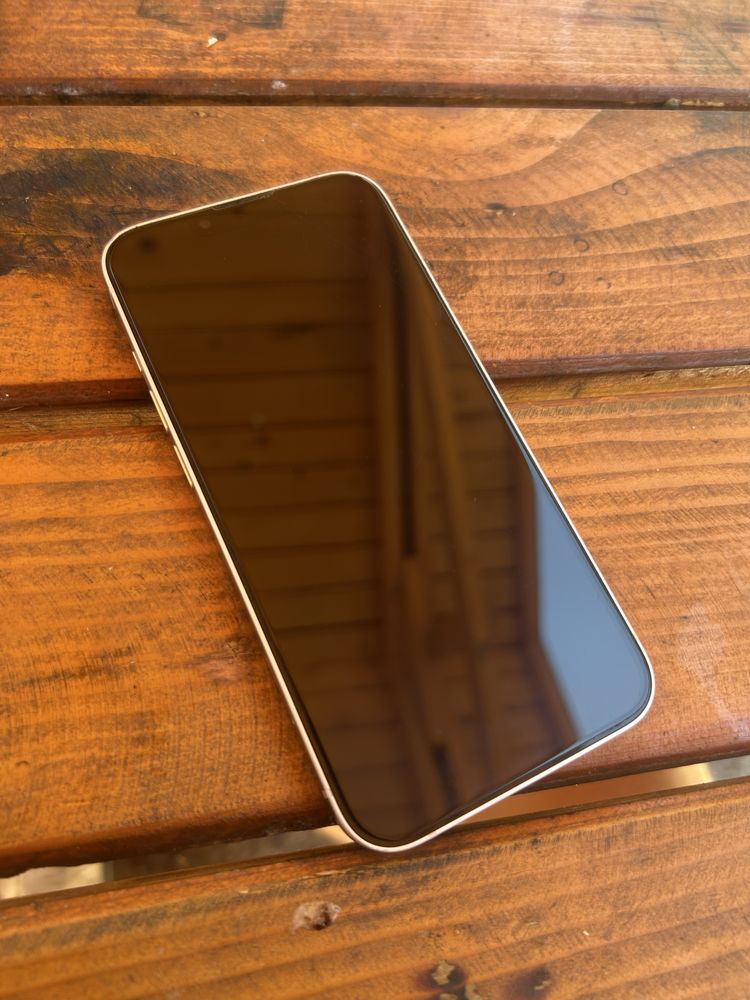 Iphone 13        .