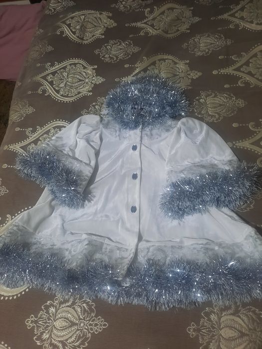 Продам костюм снегурочки 3000тг
