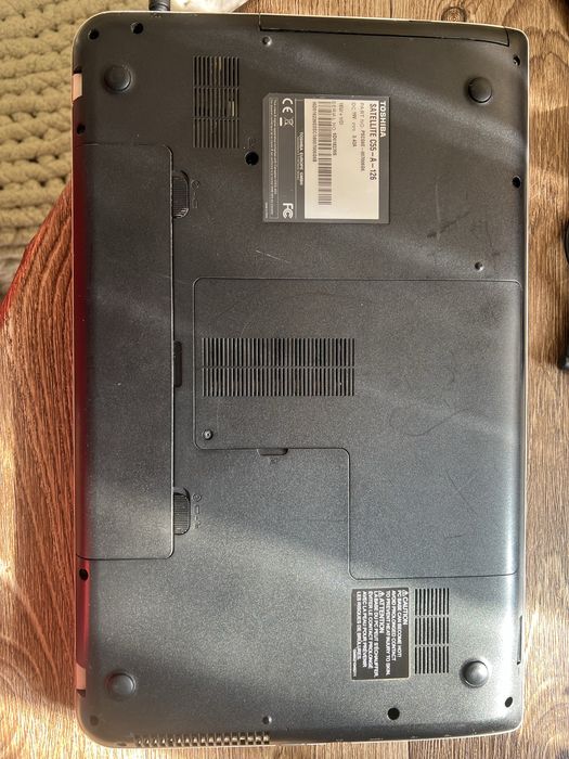 Se vinde un pachet de 4 laptop-uri