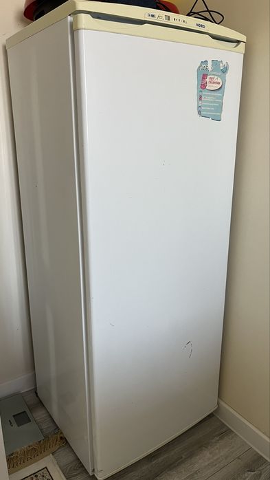 Продам морозильник