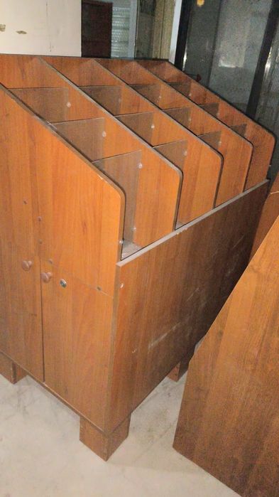 Продам холодильник полки для магазинов