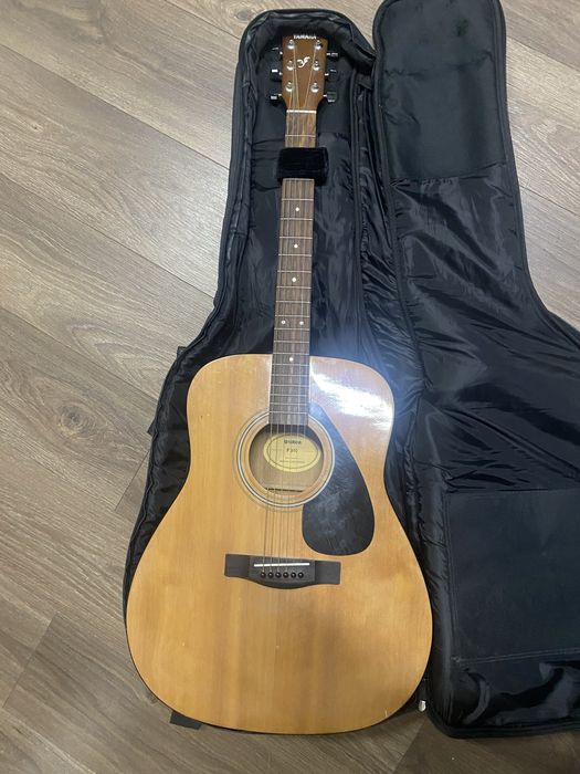 Продам гитару  сроочно