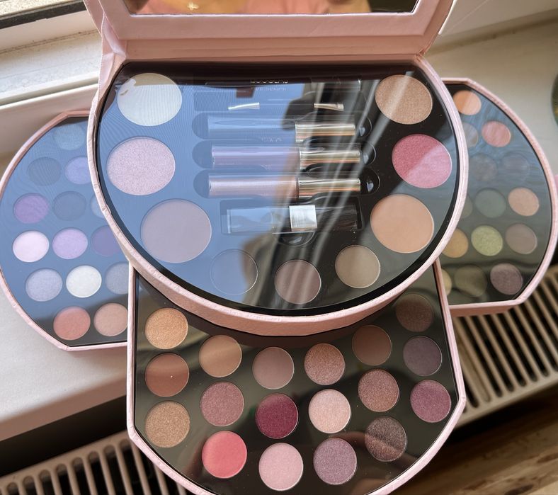 Vand Trusa Douglas Make-up