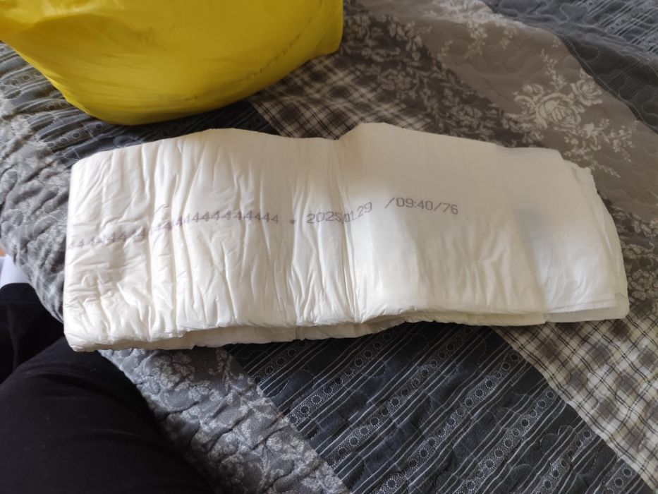 Vând scutece pt adulti
