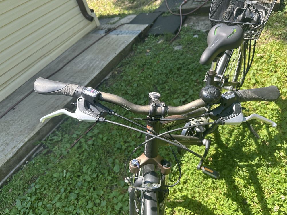 Bicicleta  fara defecte merge foate bine este ca noua