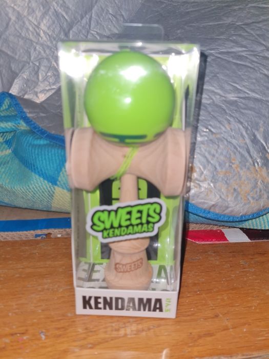 Kendama Sweets sigilata, originala