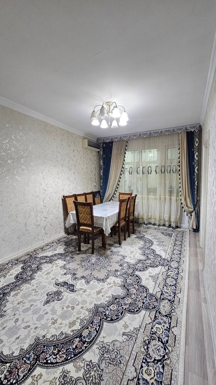 Юнусабад 7 квартал. Продается квартира  2/1/4