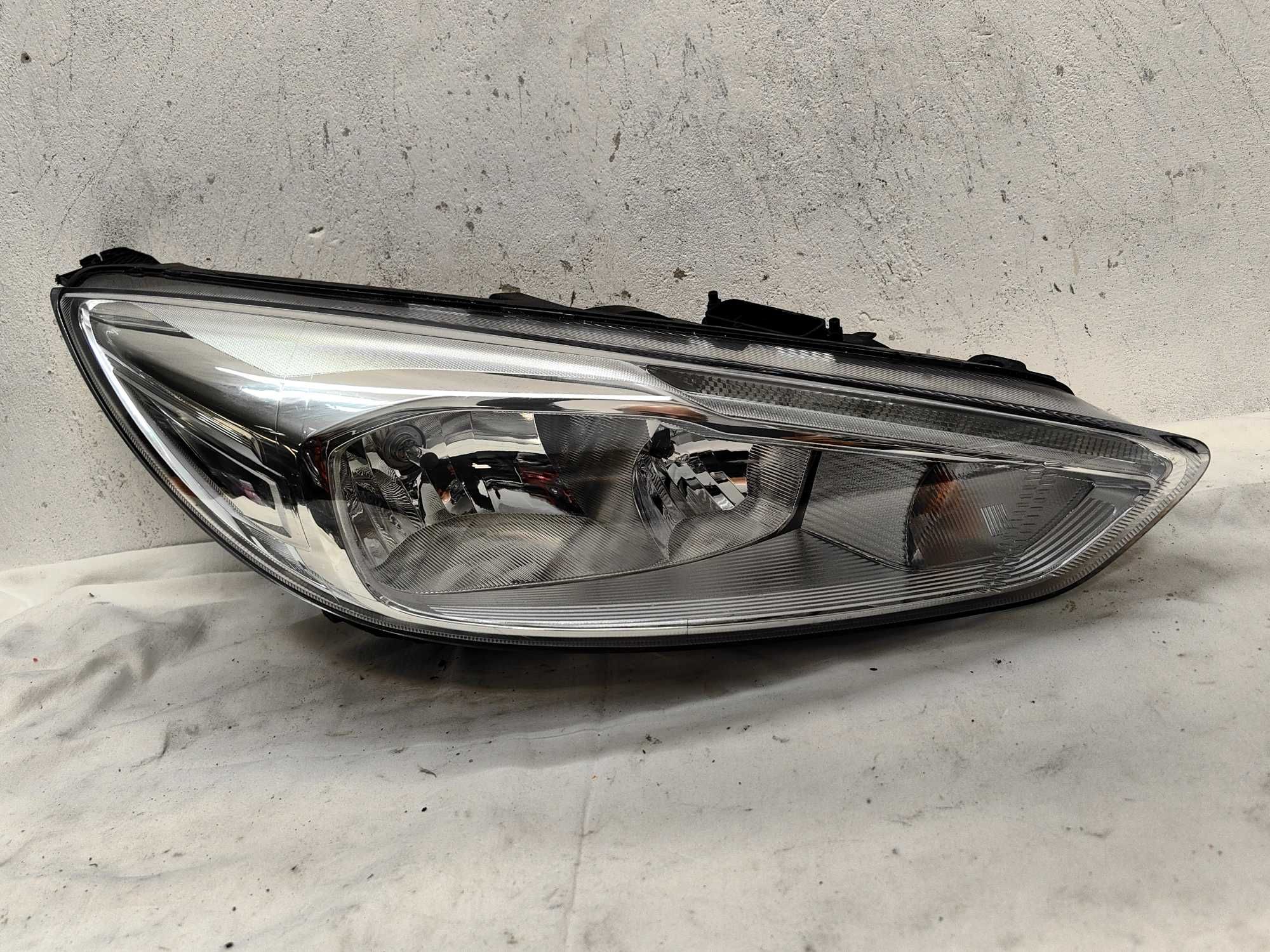 Оригинален фар Форд Фокус  Ford Focus Led