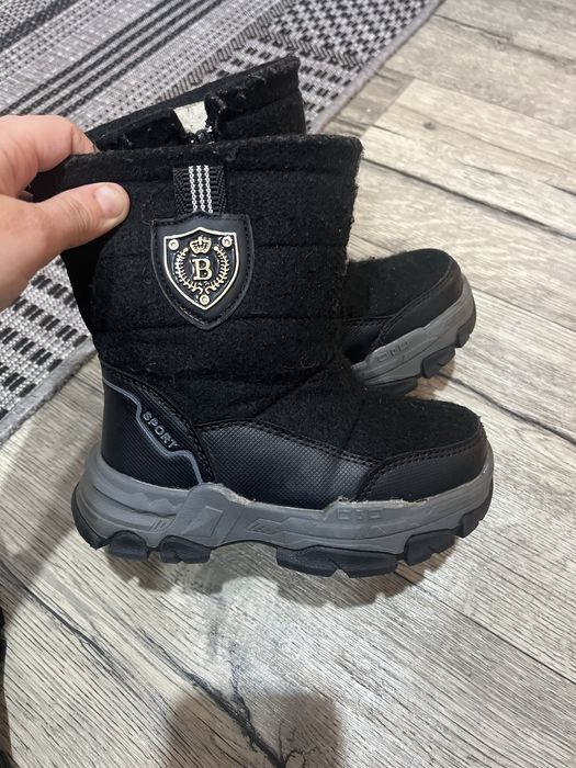 Продам детские валенки и ботинки