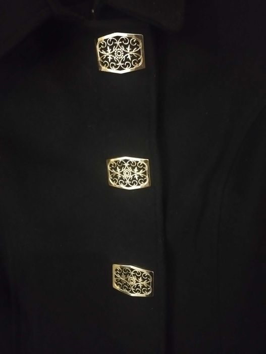 Элегантное красивое пальто