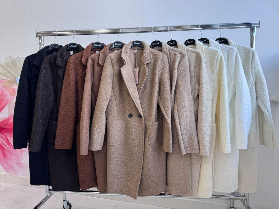 Paltoane buclate superbe