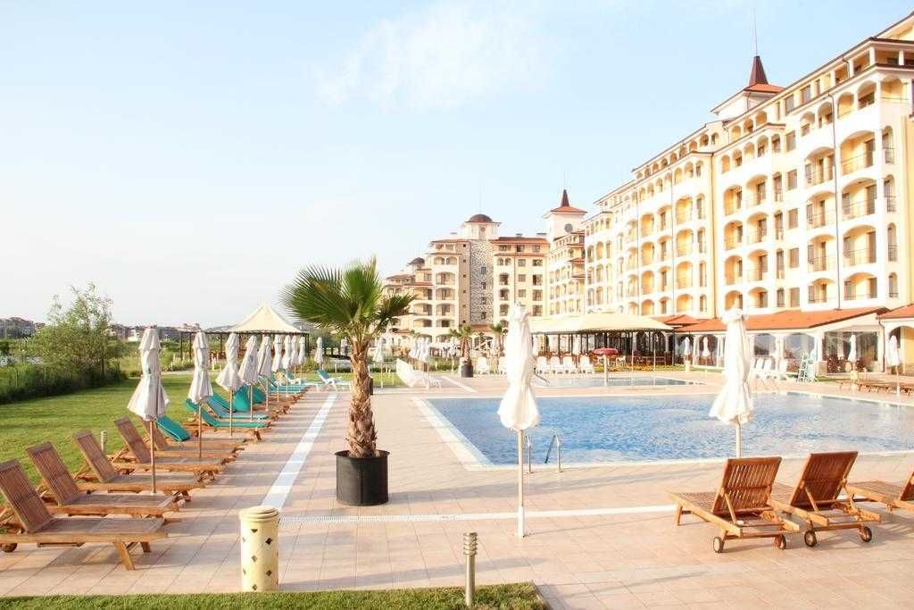 Продава се Тристаен апартамент в Обзор - 100 кв.м за 919 €/кв.м - Снимка #14