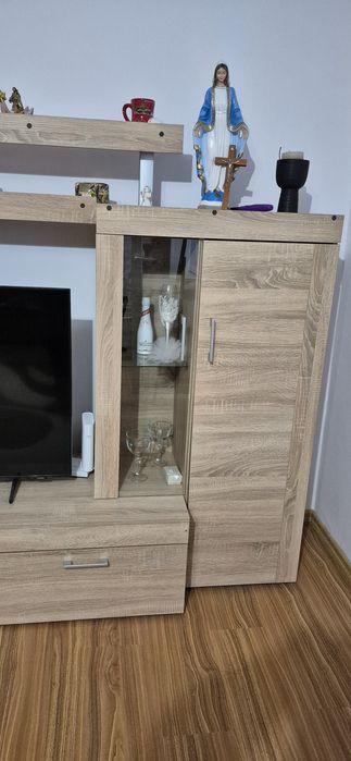 Vând mobilă de living