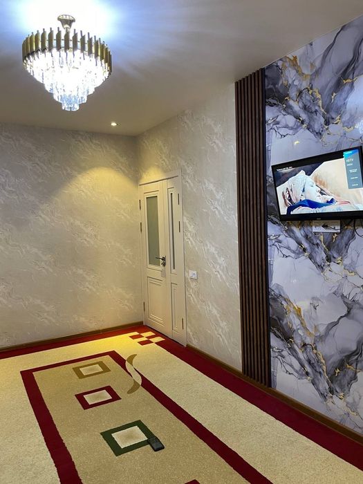 Kv sotiladi shayxontohur oqtepa mikrorayon 1 xona 4 etajli dom 2 qavat