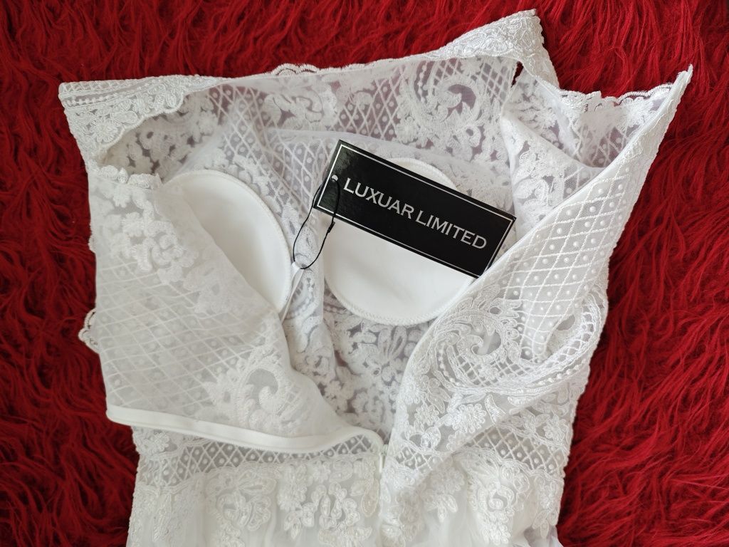 Булчинска рокля Luxuar Limited