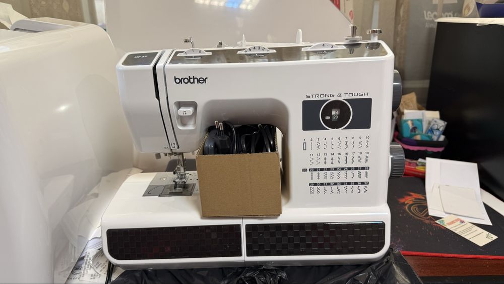 Vand masina de cusut Brother HF 37 !