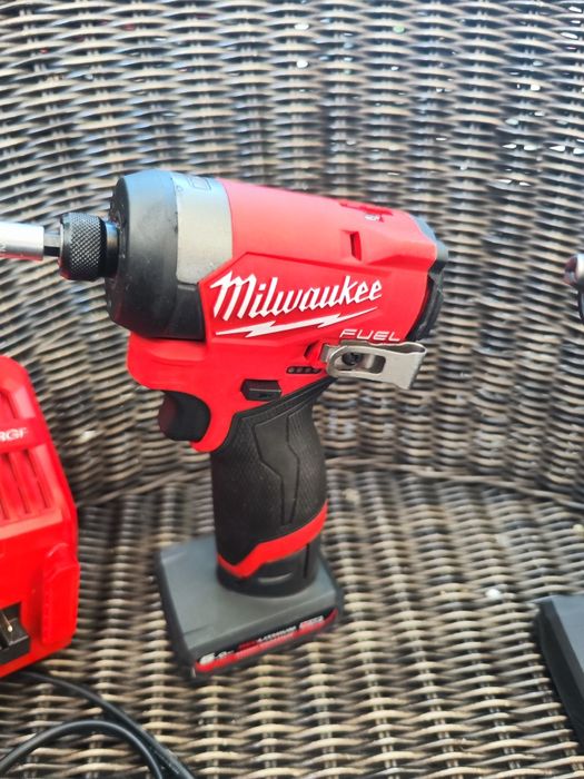 Set Milwaukee M12 5ah FPD2 FID 2 impact si autofiletanta
