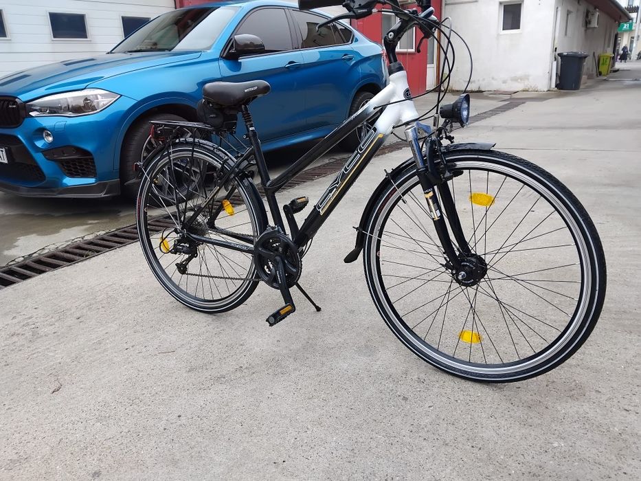 Vând bicicleta din aluminiu pentru damă