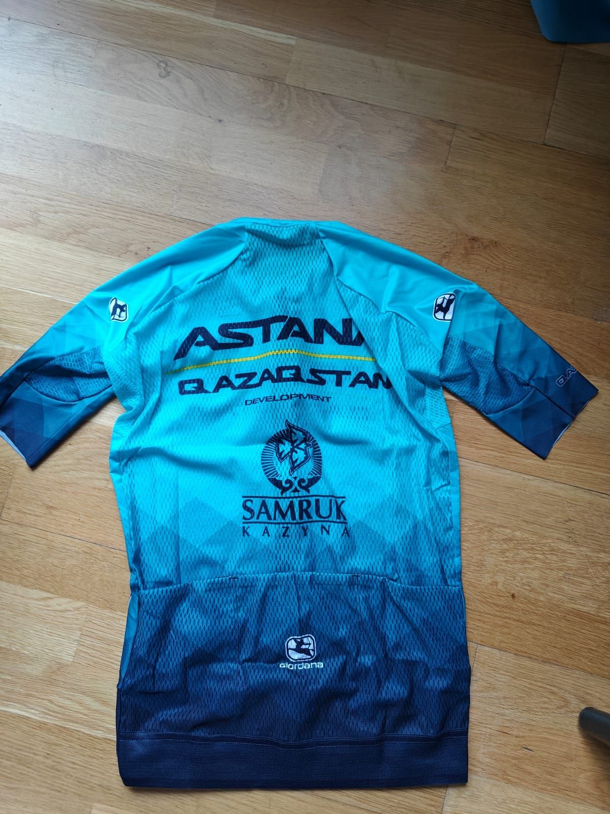 Новый комплект Astana Qazaqstan team
