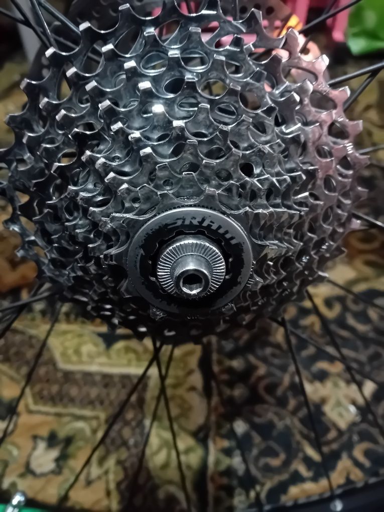 Vând roata shimano deore xt