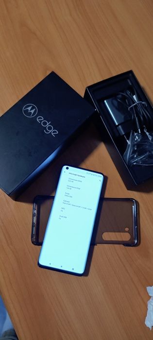 Telefon Motorola edge