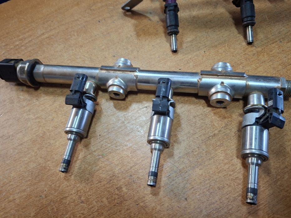 Rampă injectoare Vw Skoda Seat Audi Benzina 2012>