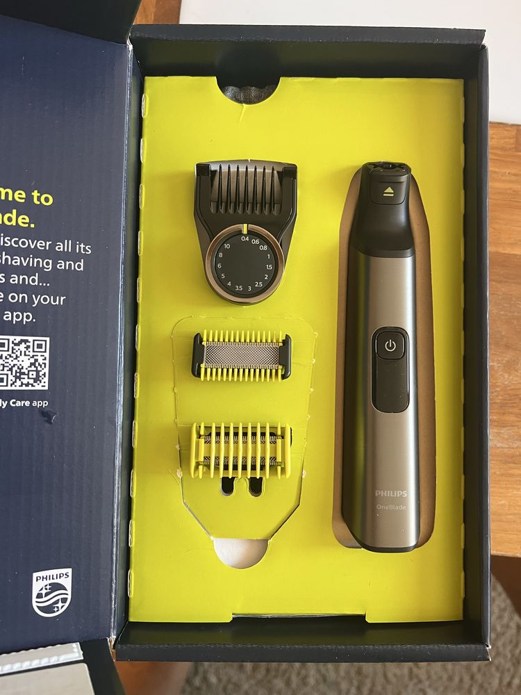 Тример Philips One Blade Pro пълен комплект