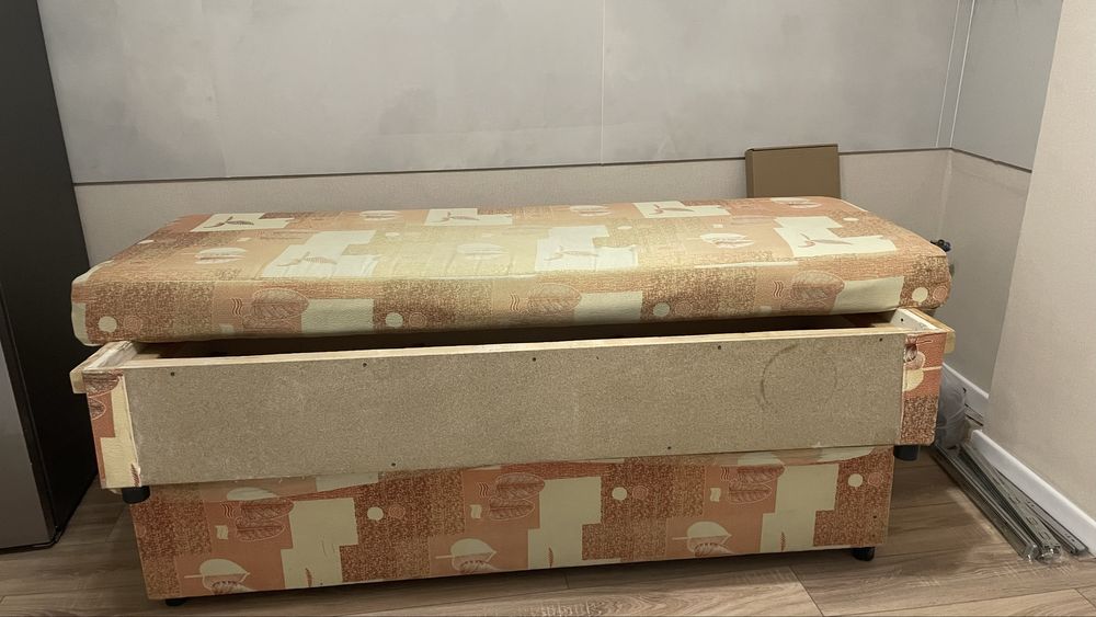 Мебели кровать без матрса, диван