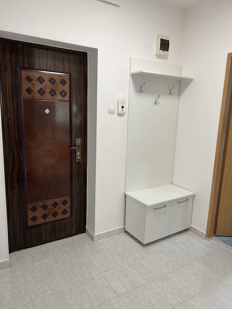 Inchiriez apartament