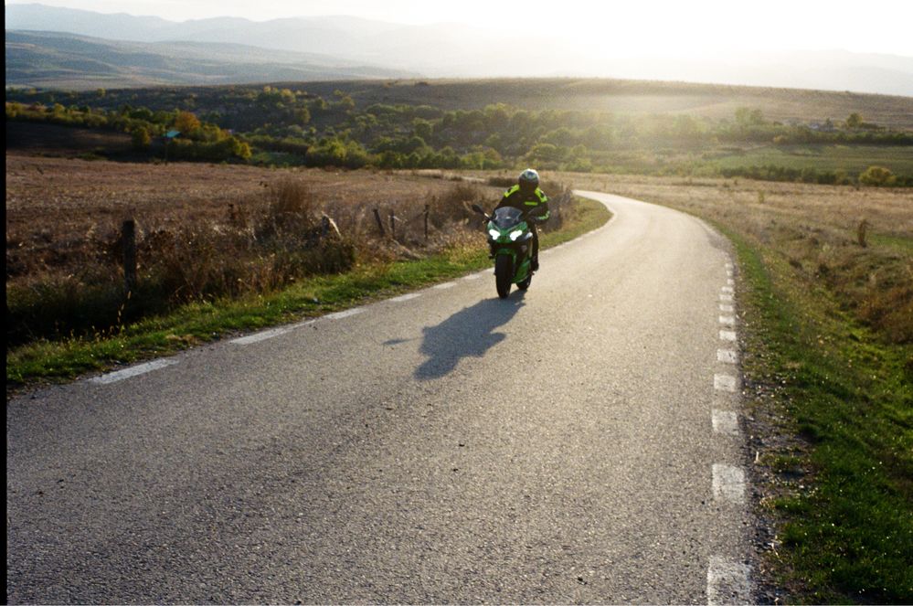 2023 Kawasaki Ninja 400 KRT Edition cu Akrapovič (A2)