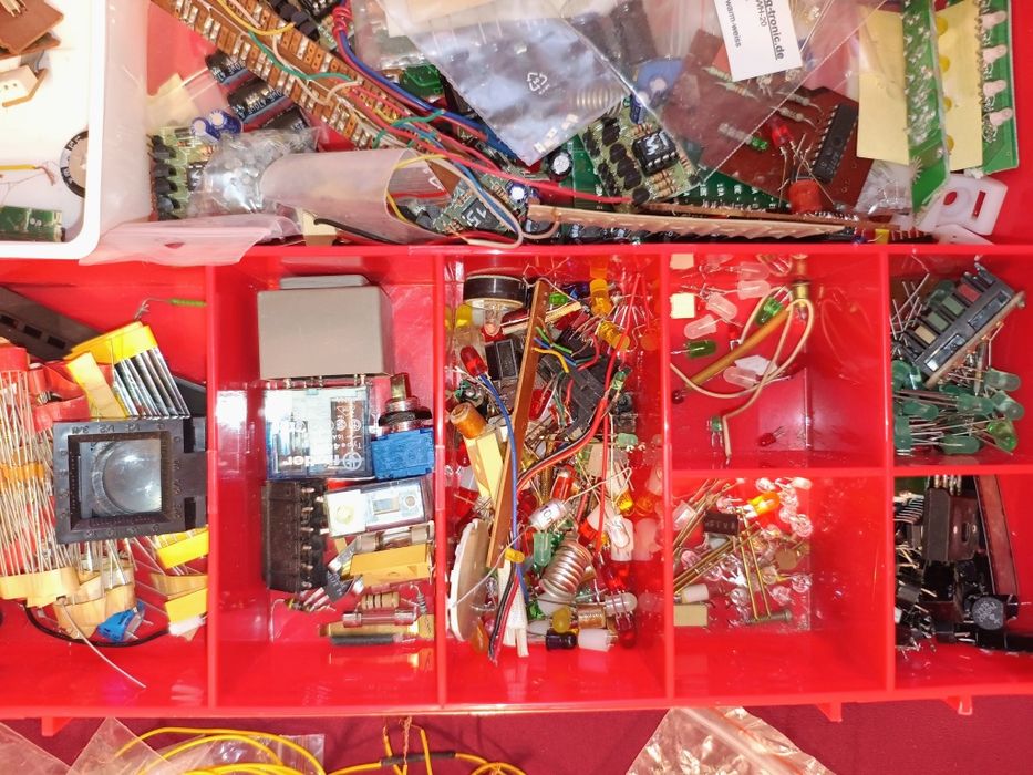 Componentele dlectronice trenulet electrice